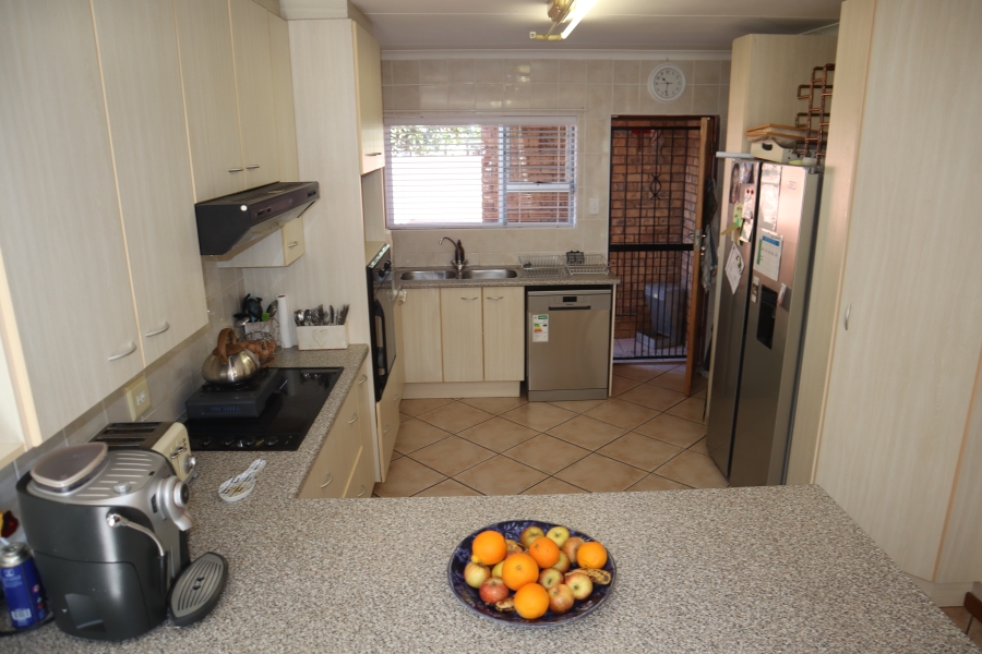 3 Bedroom Property for Sale in Wavecrest Eastern Cape